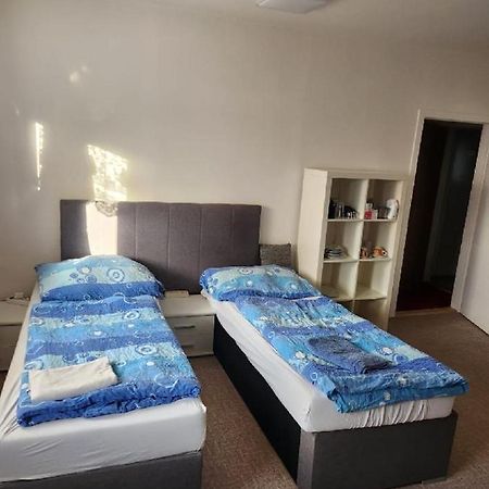 Homestay U Hanky Zdiby Luaran gambar